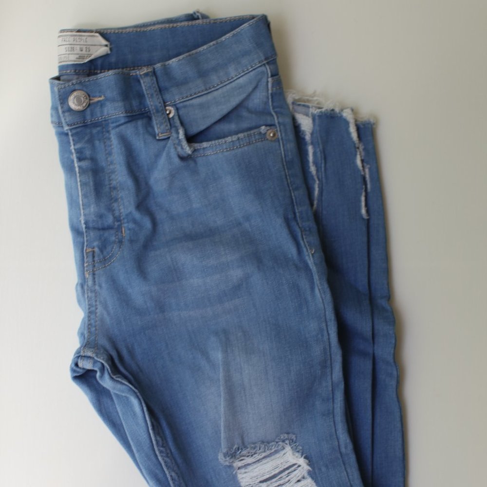 NWOT Free People Blue Jeans 25